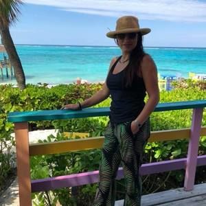 Meet your Posher, Gina